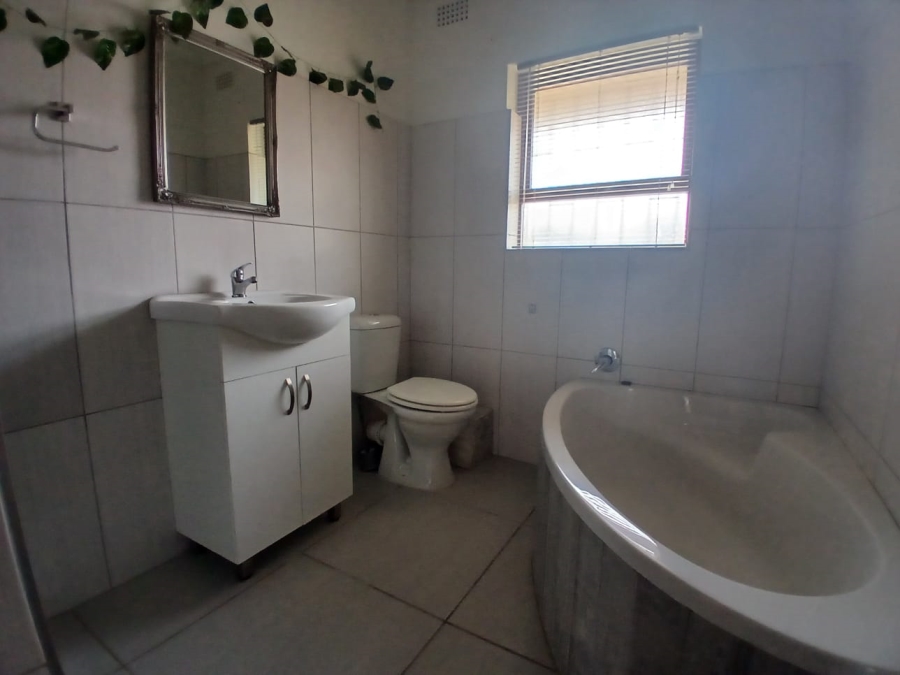 4 Bedroom Property for Sale in Hartenbos Central Western Cape